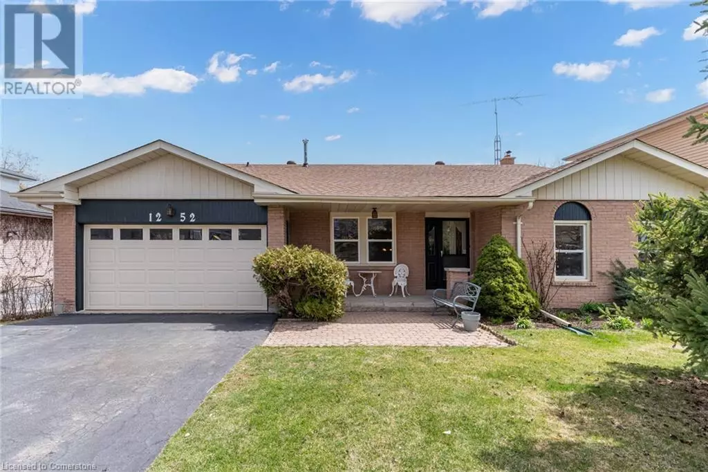 Oakville, ON L6H2M8,1252 LAKEVIEW Drive