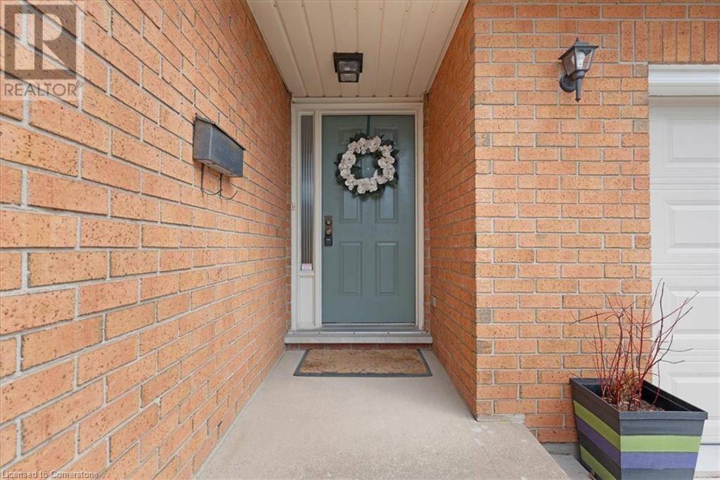 Niagara Falls, ON L2H2W1,7994 OAKRIDGE Drive