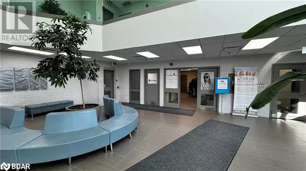 Barrie, ON L4M4S5,190 CUNDLES RD East #203