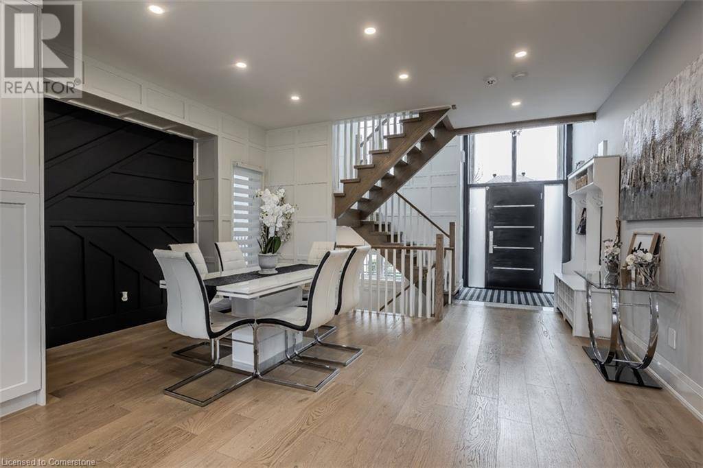 Hamilton, ON L9K1T1,287 CLOVERLEAF Drive