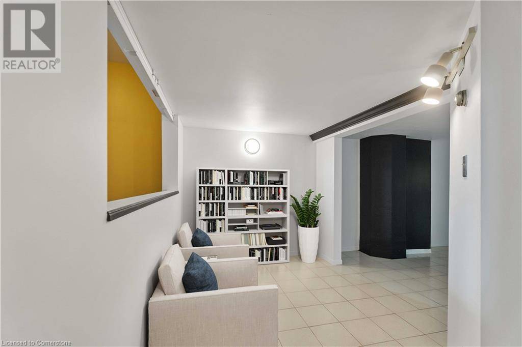 Dundas, ON L9H6P8,50 MAIN ST #202