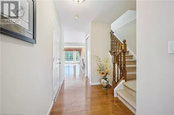Waterloo, ON N2K4N2,749 GRAND BANKS Drive