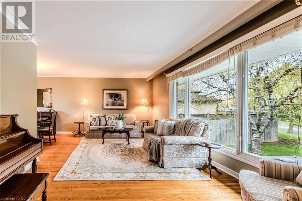 Burlington, ON L7L1X8,4411 LONGMOOR Drive