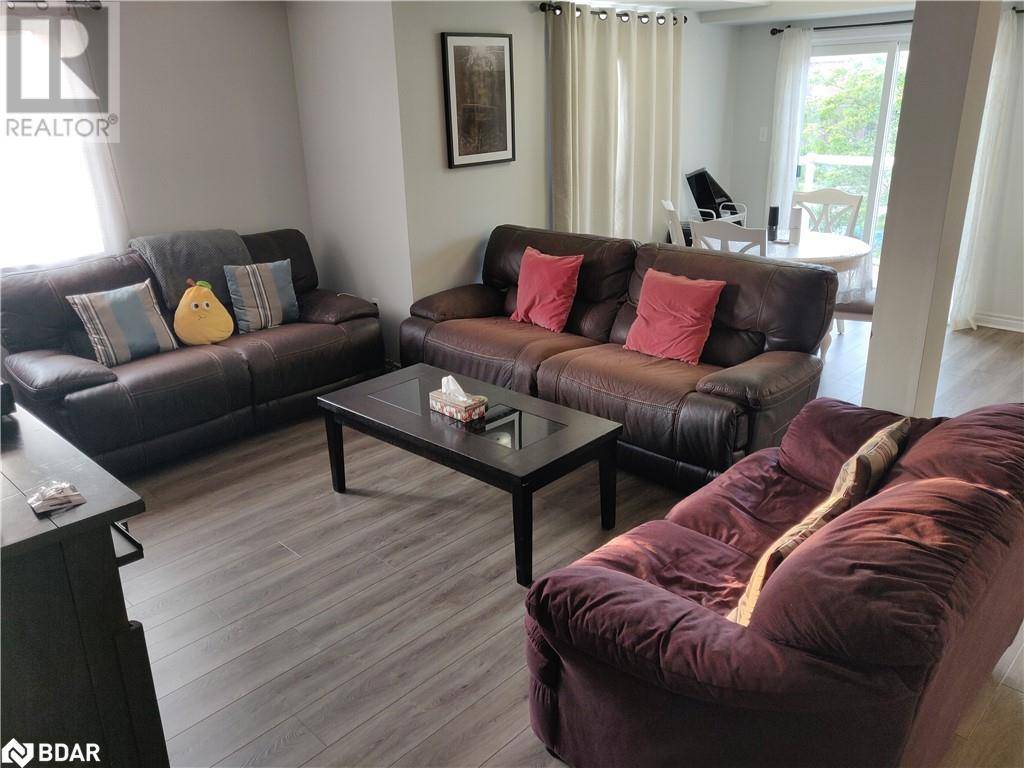 Barrie, ON L4M0H3,141 SYDENHAM WELLS #2