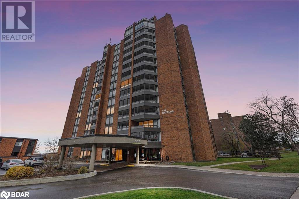 181 COLLIER ST #104, Barrie, ON L4M5L6