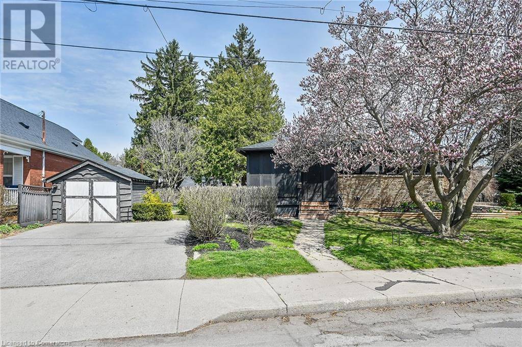 Hamilton, ON L8S1V7,42 NEWTON Avenue