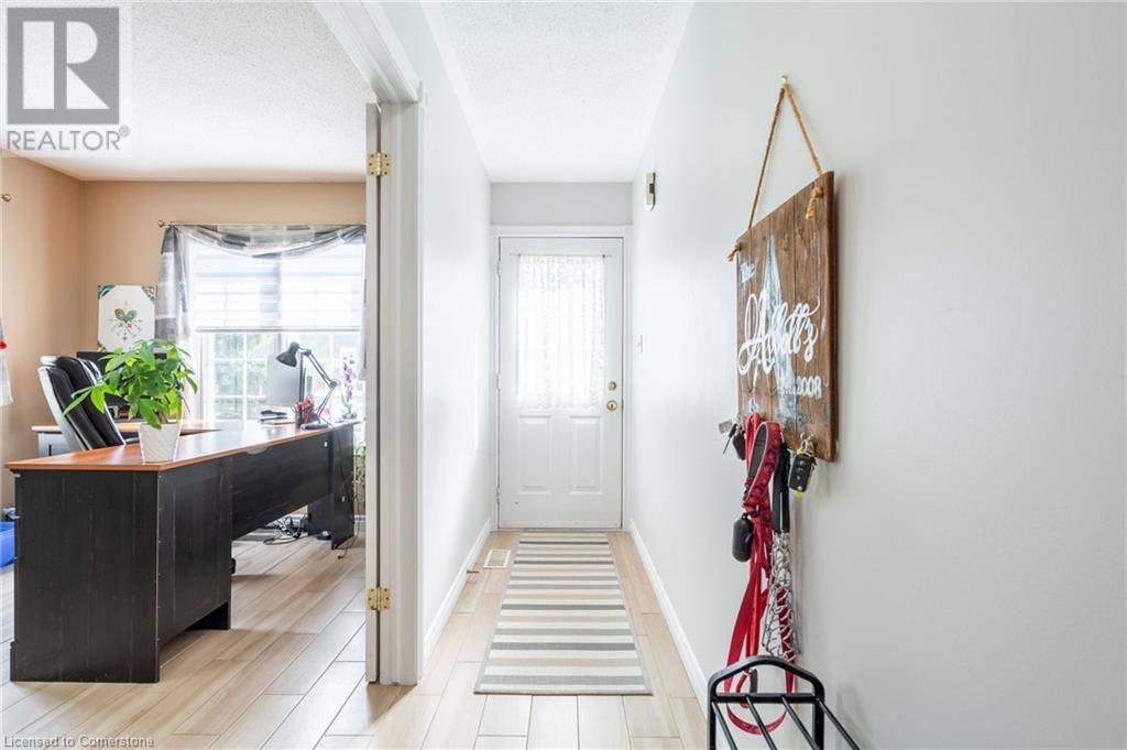 Brantford, ON N3R2E9,58D HARRIS Avenue