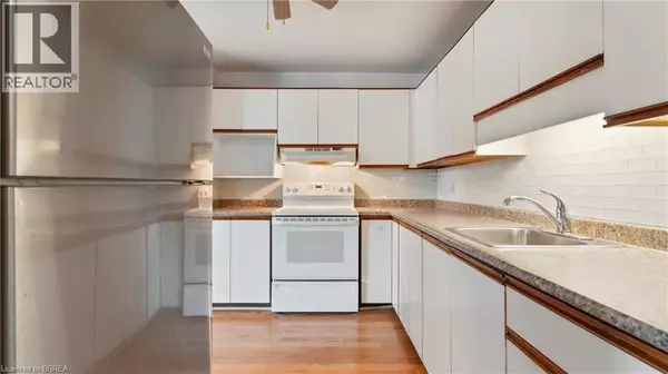 Brantford, ON N3R7M3,421 FAIRVIEW DR #101