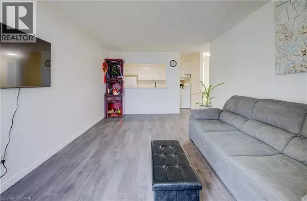 Kitchener, ON N2M5B9,185 KEHL ST #103