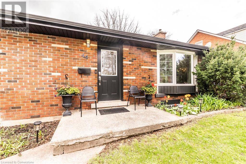 Cambridge, ON N1R4R4,44 CHRISTOPHER Drive