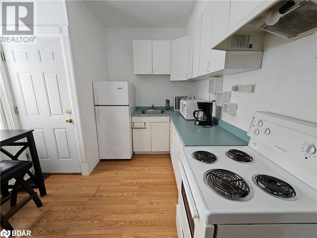 Barrie, ON L4M3K9,29 PEEL ST #2