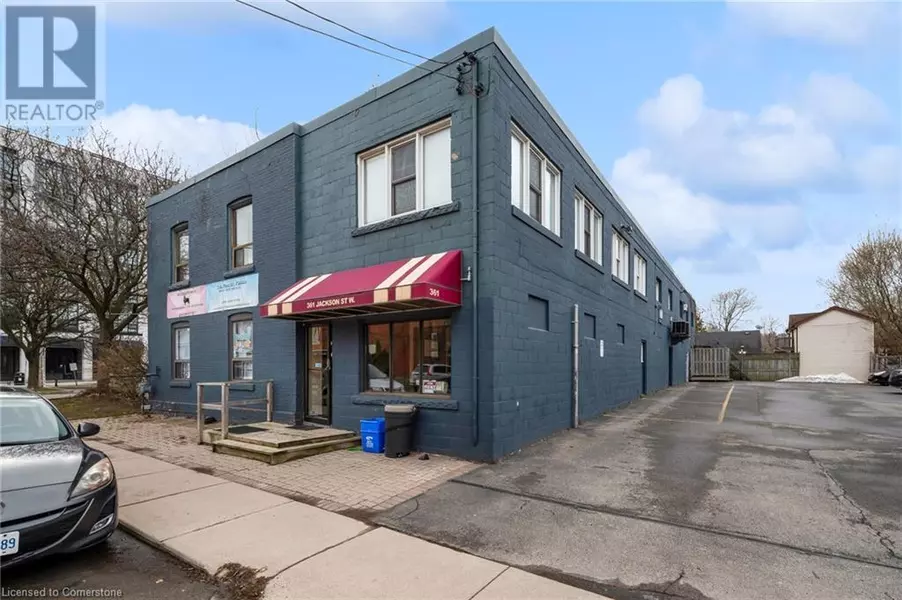 361 JACKSON ST West #1, Hamilton, ON L8P1N2
