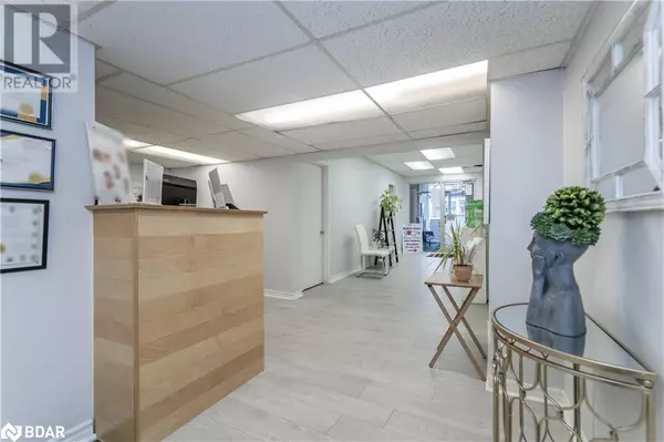 Barrie, ON L4M1A6,129 DUNLOP Street E