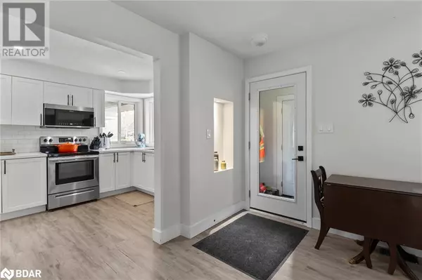 Barrie, ON L4M2C6,99 WELLINGTON Street E