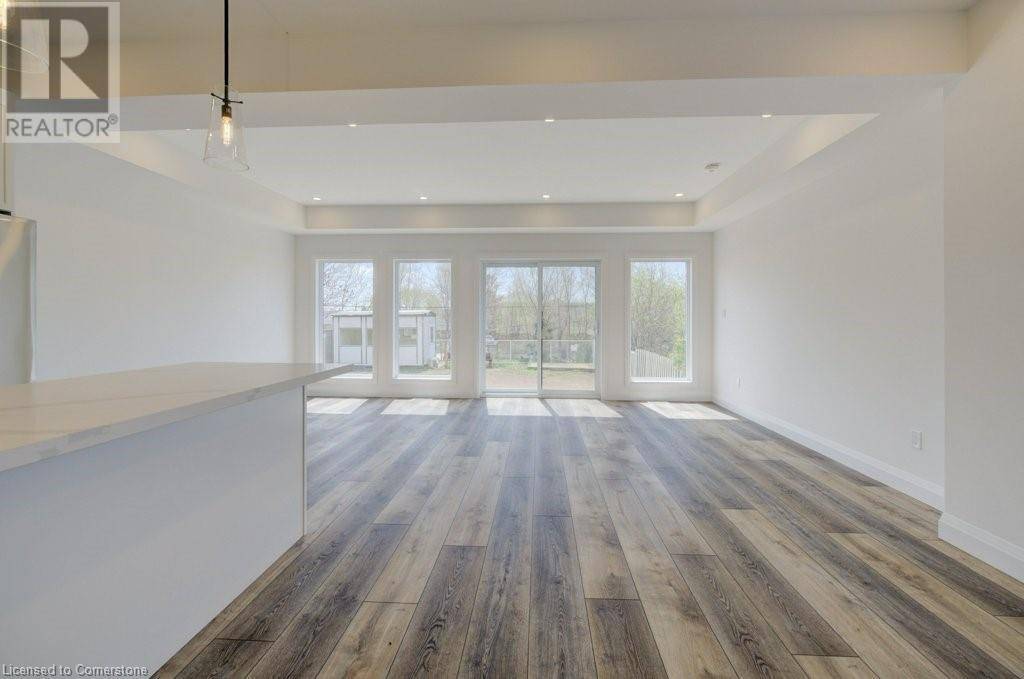 Kitchener, ON N2H5Y2,573 GUELPH Street