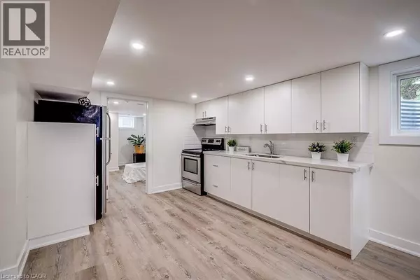 Grimsby, ON L3M3K7,403 ELIZABETH ST East #LL
