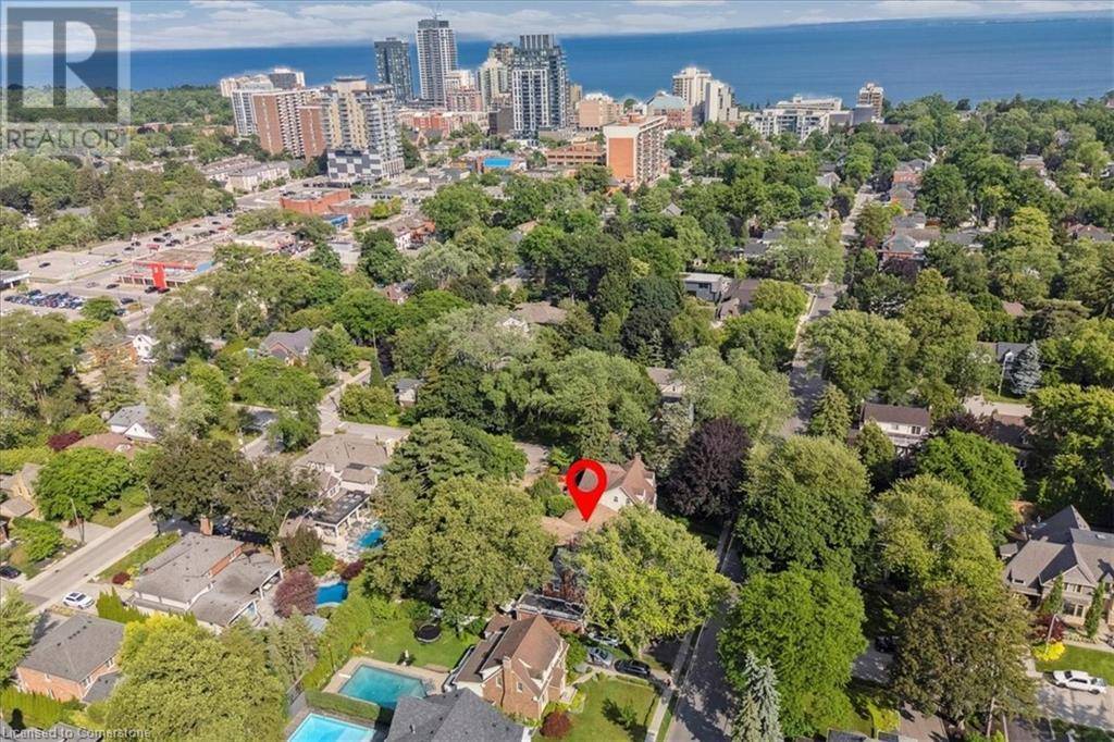 Burlington, ON L7S1T4,607 HURD Avenue