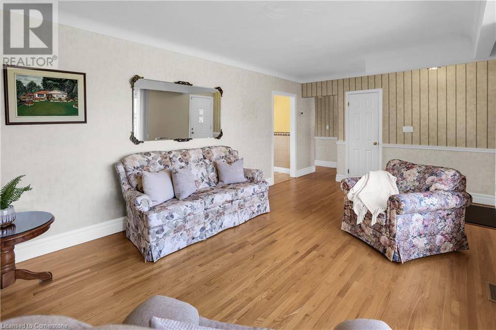 Grimsby, ON L3M3H9,29 OLD ORCHARD Avenue