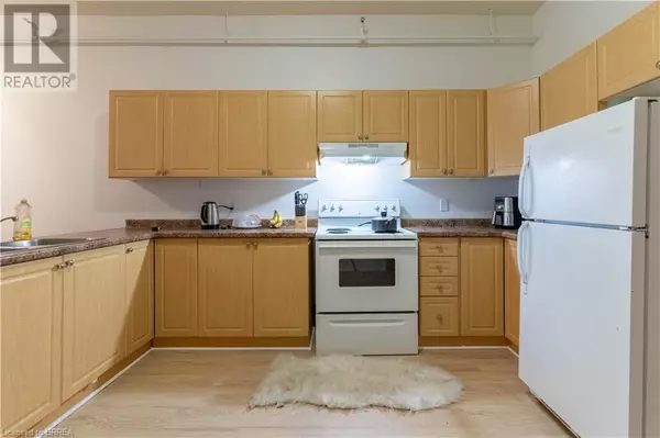 Brantford, ON N3T2G7,150 COLBORNE ST East #405
