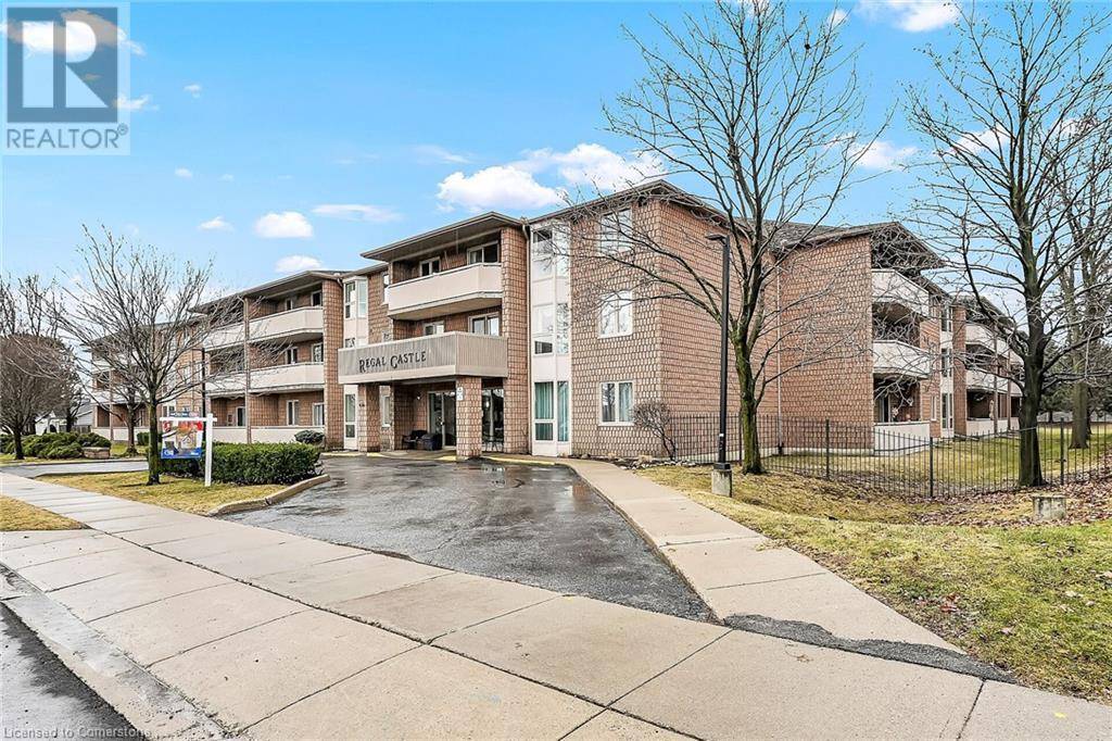 Hamilton, ON L9A2S7,416 LIMERIDGE RD East #309