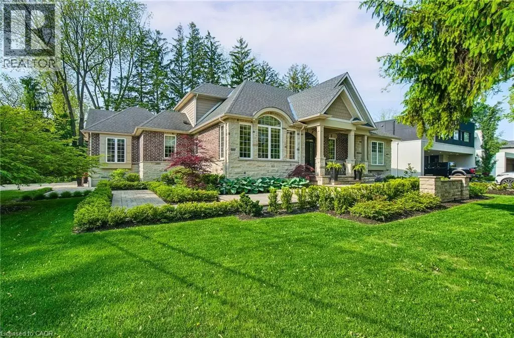 Ancaster, ON L9G1H3,50 LLOYMINN Avenue