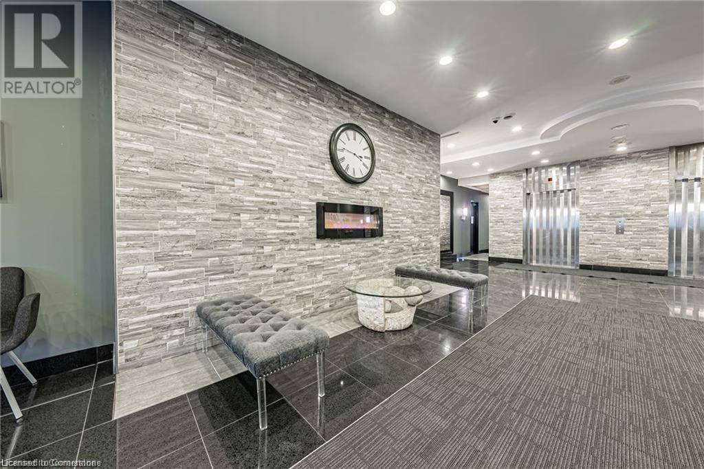 Hamilton, ON L8P2Z6,135 JAMES ST South #115