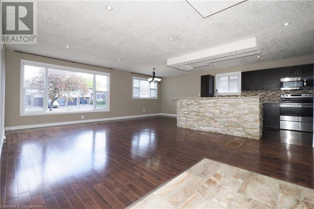 Kitchener, ON N2M2H3,39 MARKWOOD Drive
