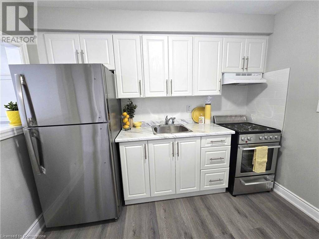 300 BALMORAL AVE North #2, Hamilton, ON L8L7S4