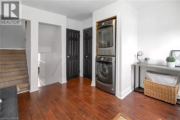 Hamilton, ON L8H4L3,53 HOUGHTON Avenue N