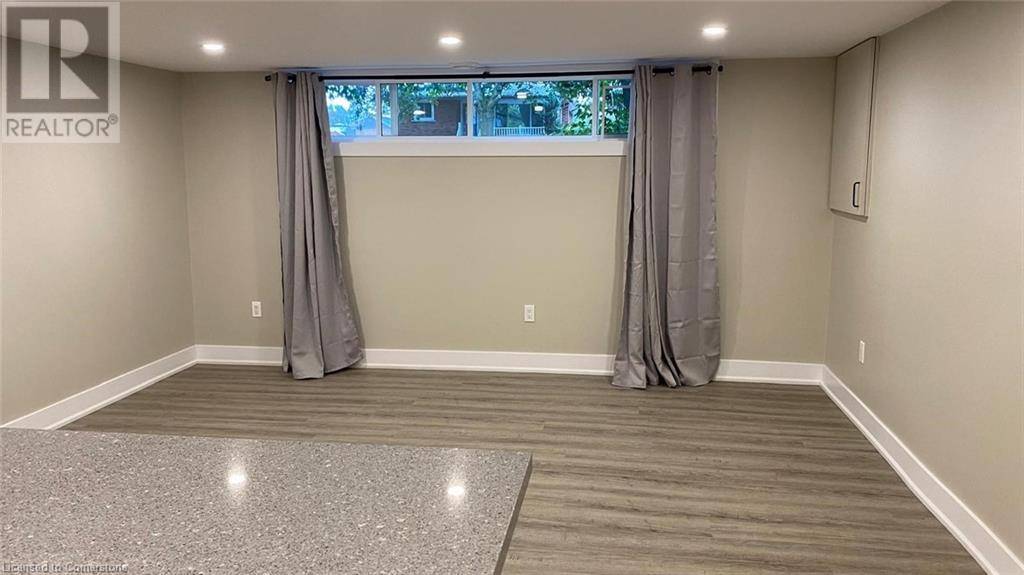 Hamilton, ON L9C2E7,54 ATWATER CRES #B