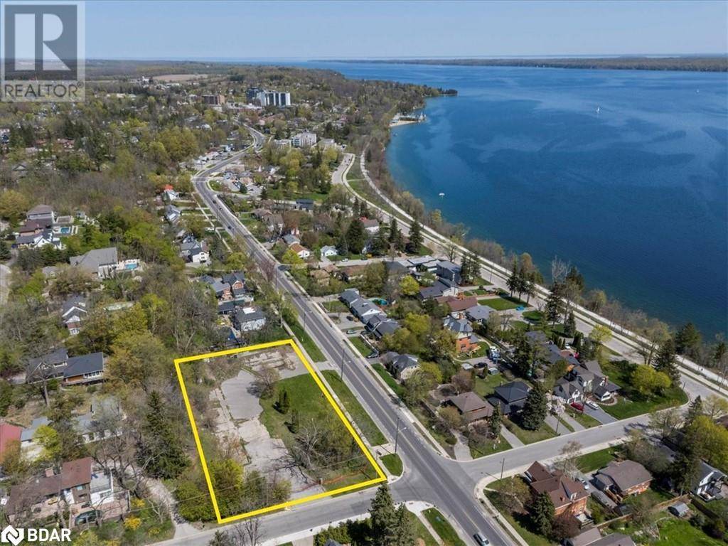 Barrie, ON L4M1K3,114 BLAKE Street E