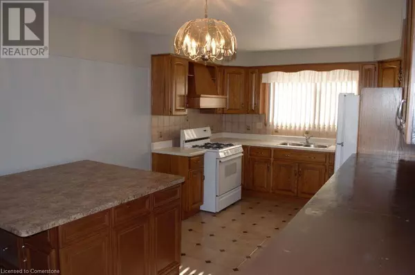 Stoney Creek, ON L8E4L6,30 HEARTHSIDE CRES #Upper Leve