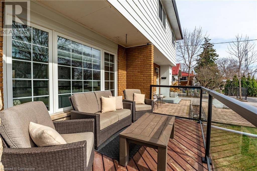 Burlington, ON L7R3V1,1101 HIGHLAND Street