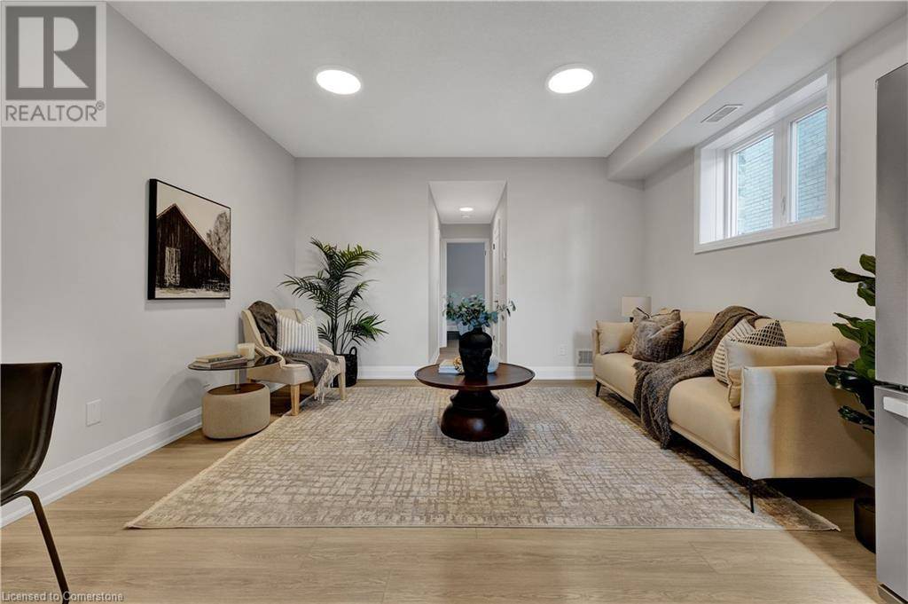Cambridge, ON N1R5S2,800 MYERS RD #106