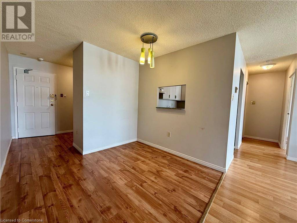 Kitchener, ON N2M5M8,65 HIGHLAND CRES #604