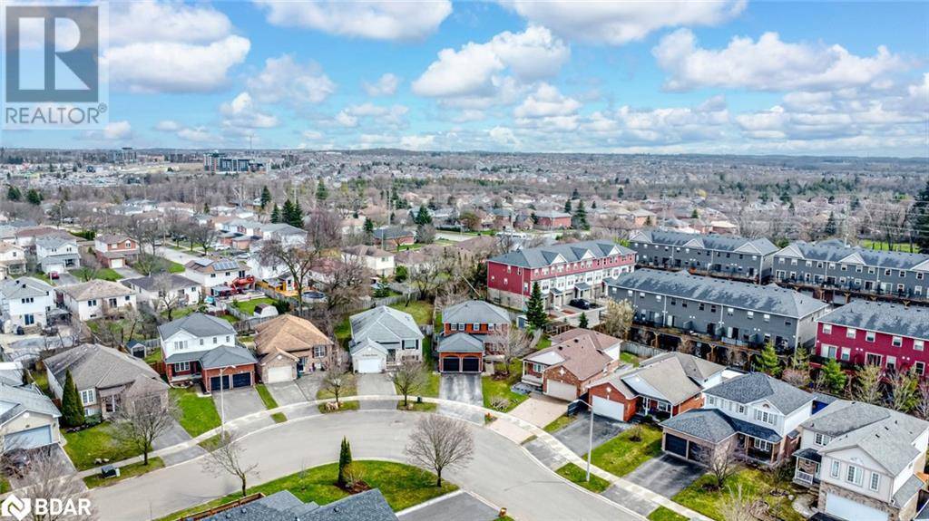 Barrie, ON L4N6B1,56 DRAPER Crescent