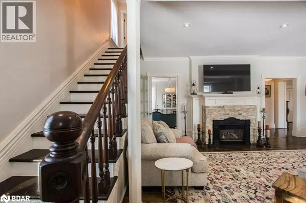 Barrie, ON L4M1C8,36 SHANTY BAY Road