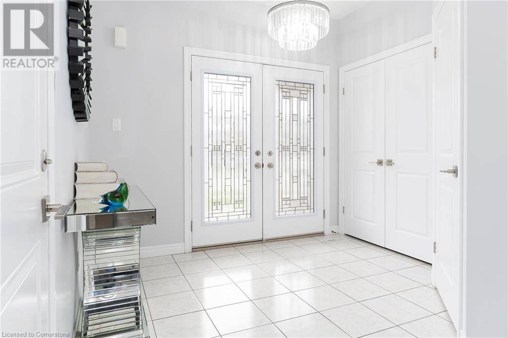 Hamilton, ON L9B0H5,24 DUNVEGAN Place