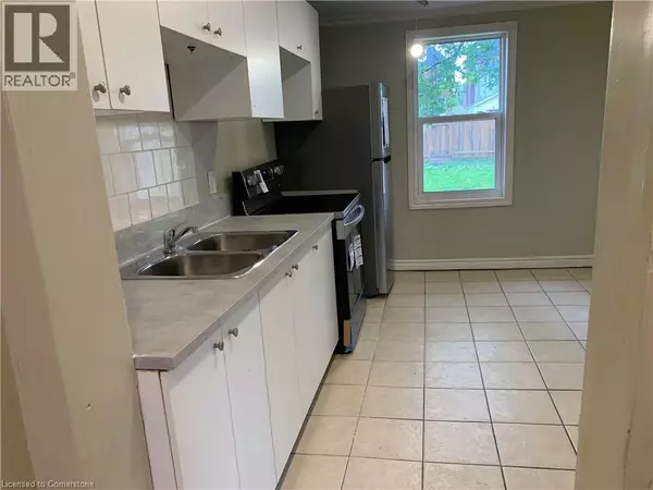 Hamilton, ON L8L5M3,67 TISDALE Street N