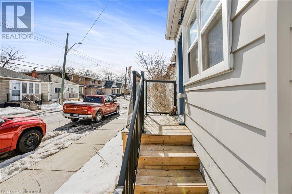 Hamilton, ON L8V3N7,14 EAST 31ST Street