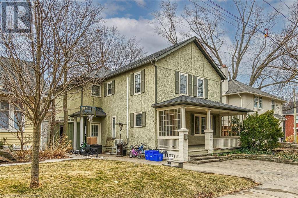 Oakville, ON L6J3P2,209 ALLAN Street