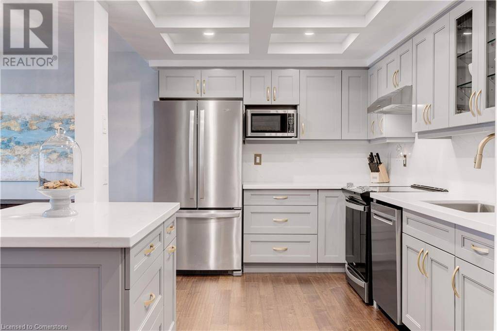 Oakville, ON L6L5L5,2175 MARINE DR #903
