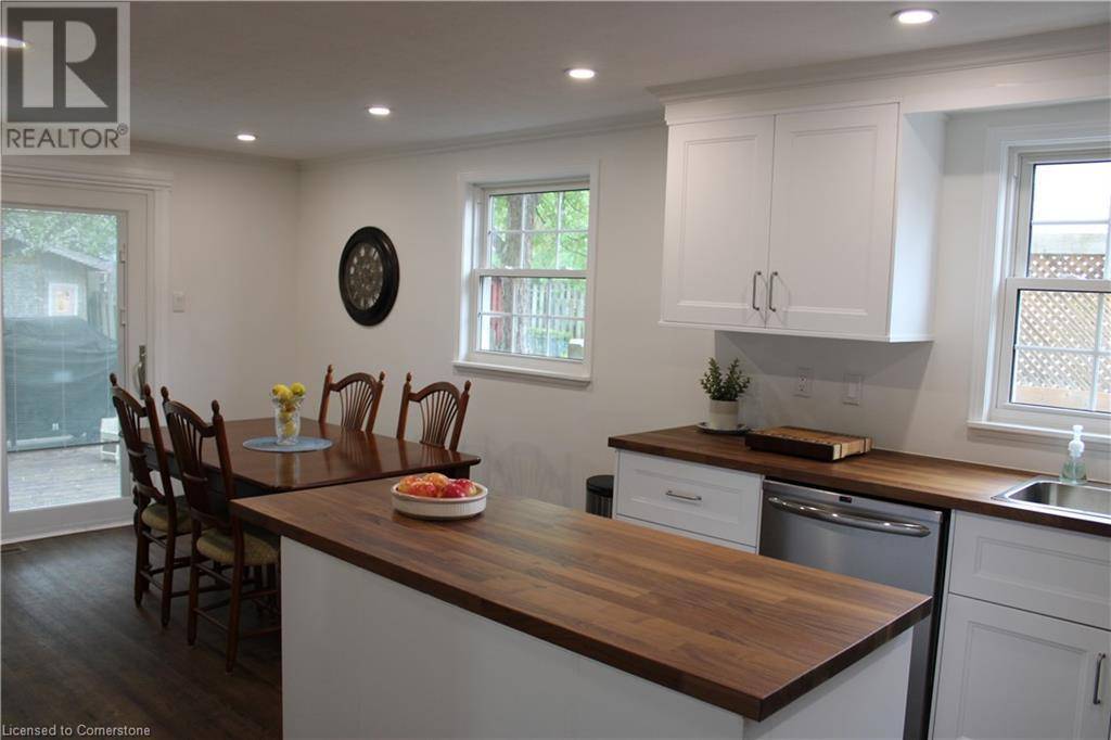 Kitchener, ON N2N1V7,56 TRAILWOOD Crescent