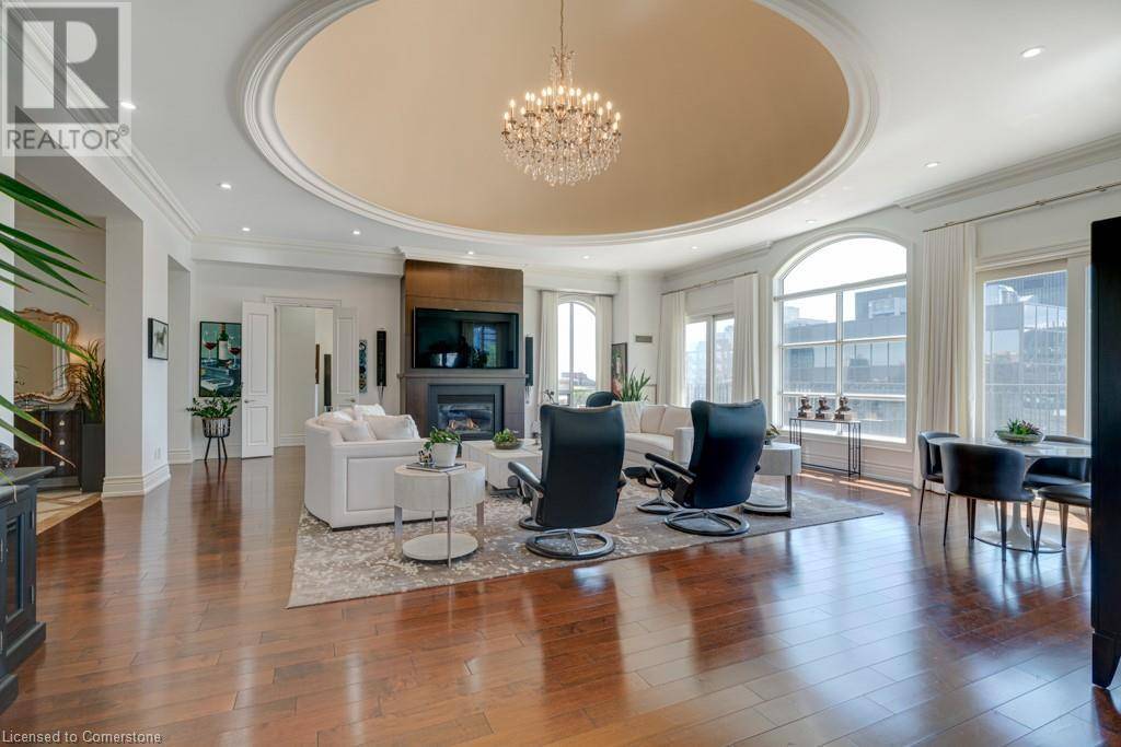 Burlington, ON L7R2L8,445 ELIZABETH ST #PH1