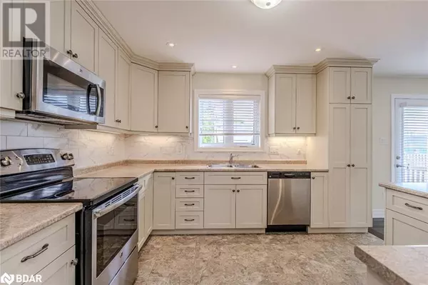 Penetanguishene, ON L9M0A4,10 GREW Crescent