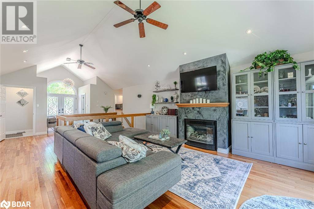 Barrie, ON L4N2V5,64 WOODCREST Road