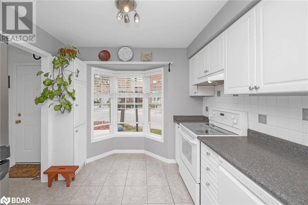Burlington, ON L7M4Y3,4200 KILMER DR #64