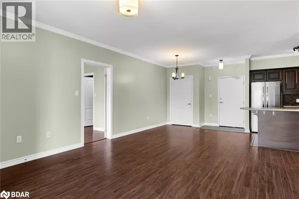 Barrie, ON L4N5T5,39 FERNDALE DR South #106