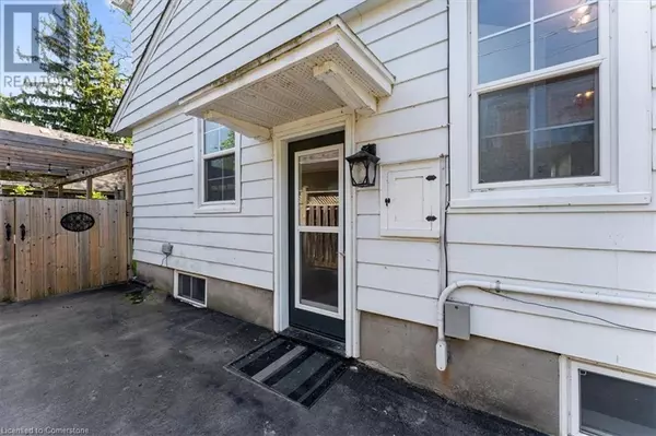 Grimsby, ON L3M3P9,23 NELLES Boulevard