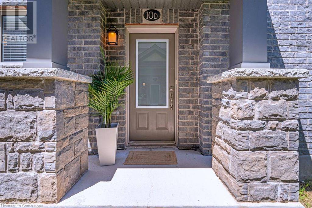 Kitchener, ON N2P0H2,115 SOUTH CREEK DR #10D